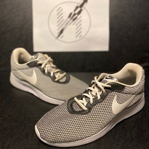 Men Nike Tanjun Running shoes Wolf Grey/white